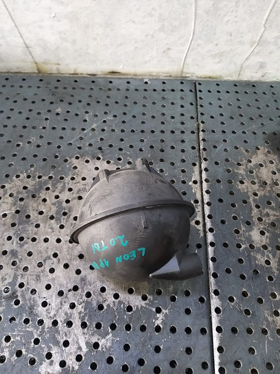 Rezervor vacuum 2.0 tdi seat leon 1p 7m0129808