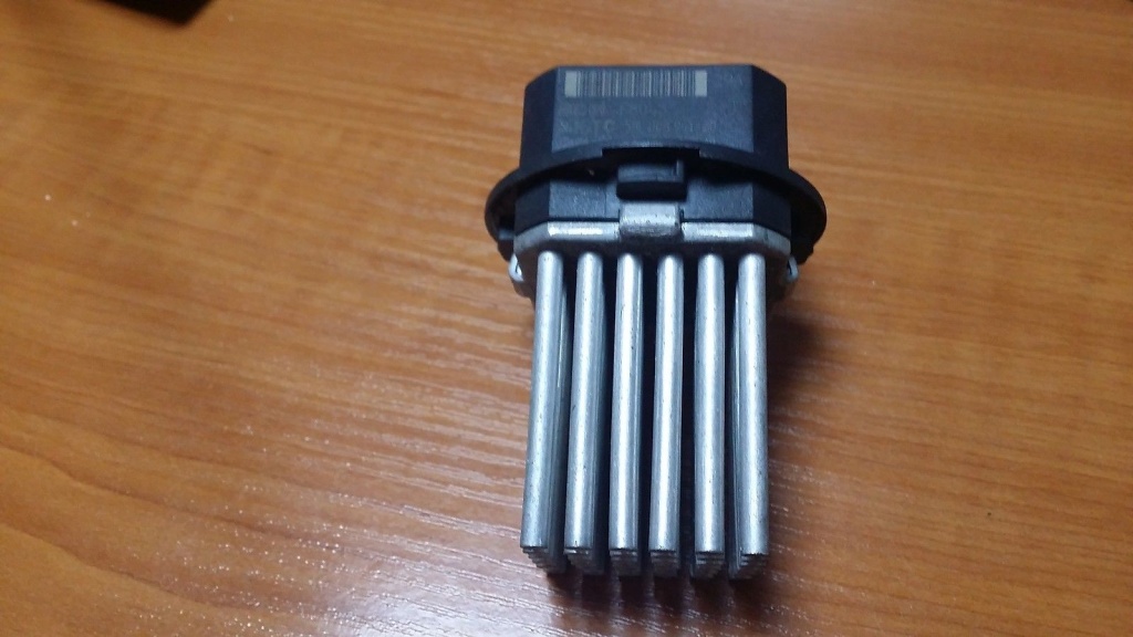 REZISTENTA DE TREPTE MERCEDES W204 BEHR 5HL008941-30