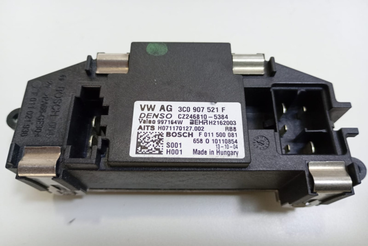 Rezistenta trepte 3C0907521F Volkswagen VW Tiguan 5N [2007 - 2011]