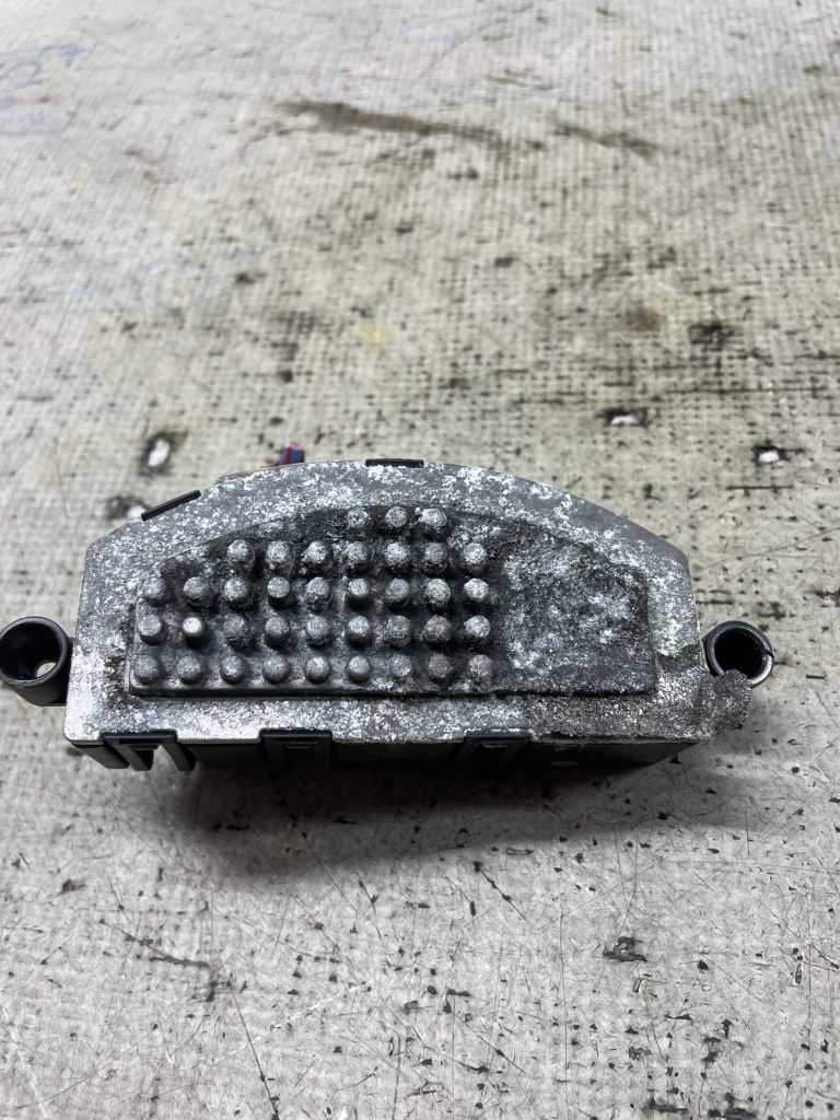 Rezistenta trepte aeroterma Audi Q5 2.0 2013, 8T0820521F