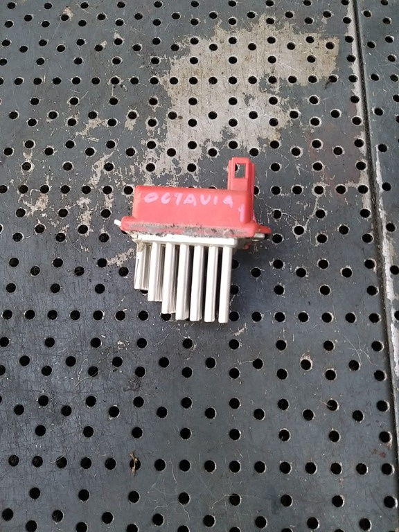 Rezistenta trepte aeroterma skoda octavia 1 657364m 5ds00646701 1j0907521