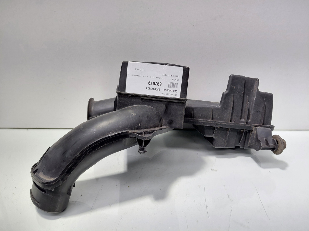 Rezonator aer, cod 8200923124, Renault Megane 3 CC (idi:697079)