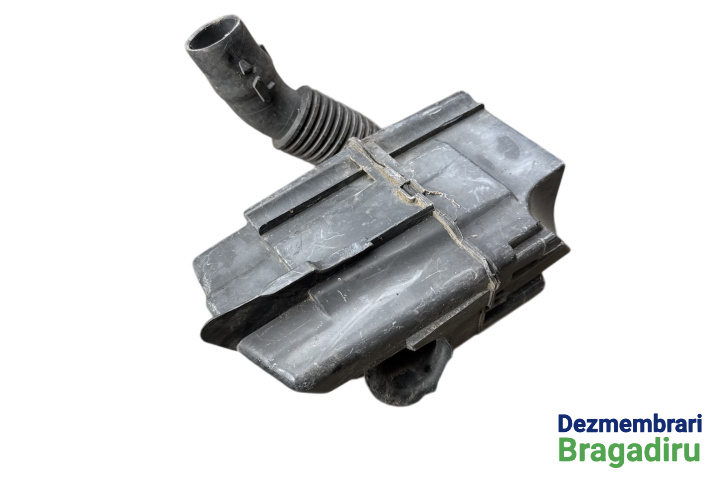 Rezonator aer Cod: 9646467580 9646467580 Citroen C4 [2004 - 2008] Hatchback 3-usi 1.6 MT (109 hp)