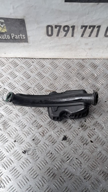 Rezonator aer Volvo XC60 an fab. 2010 motor 2.4 D5244T16 cod 30774691