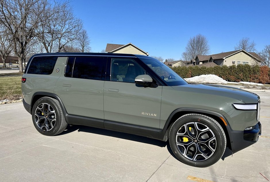 Rivian R1S de vanzare