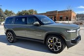 Rivian R1S de vanzare
