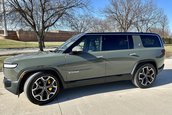 Rivian R1S de vanzare
