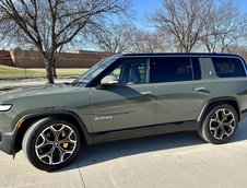 Rivian R1S de vanzare