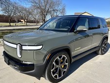 Rivian R1S de vanzare