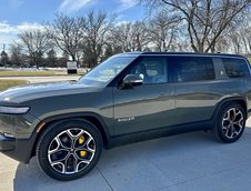 Rivian R1S de vanzare