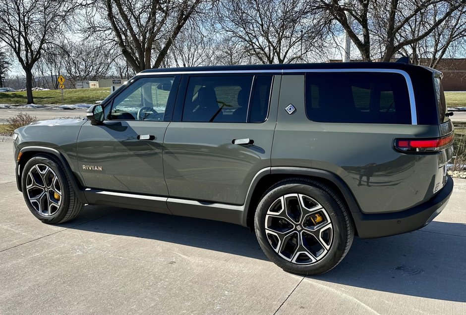 Rivian R1S de vanzare