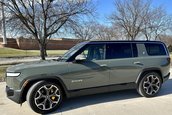 Rivian R1S de vanzare