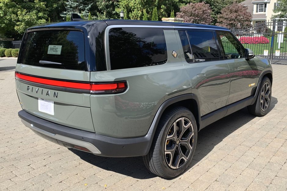 Rivian R1S Launch Edition de vanzare