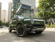 Rivian R1S
