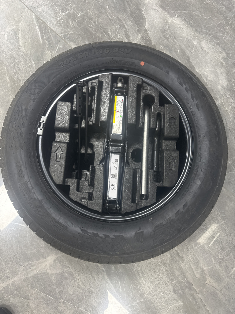 Roata rezerva Skoda Octavia 4 (2019->) 1.5 Motorina 2024, 205/60R16