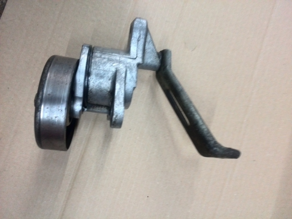 ROLA INTINZATOARE ACCESORII INTINZATOR TOYOTA RAV 4 AVENSIS COROLLA 85KW 116CP