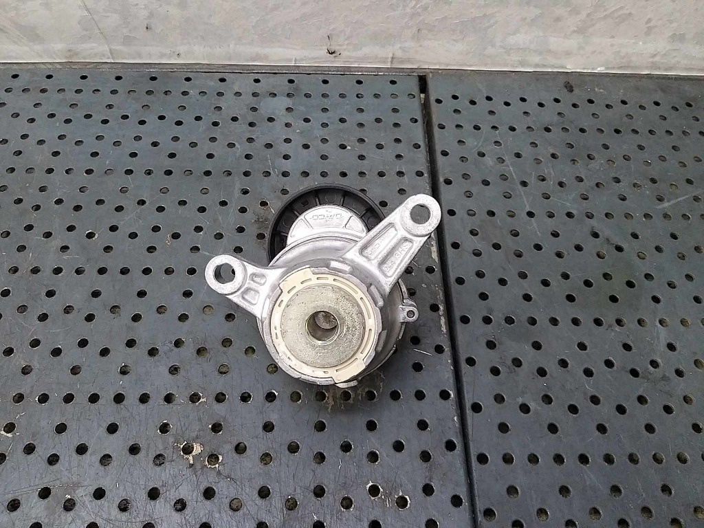 Rola Intinzator curea accesorii audi a4 b9 04l903315