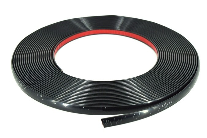 Rola Ornament Negru Protectie Usa Cu Adeziv 12MM X 15M