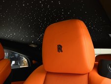 Rolls-Royce cu interior portocaliu