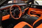 Rolls-Royce cu interior portocaliu