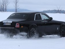 Rolls-Royce Cullinan - Poze spion