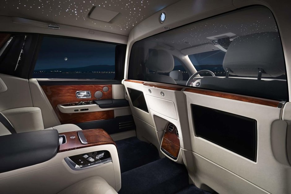 Rolls-Royce EWB cu Privacy Suite