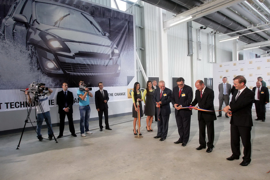 Romania, din nou pe harta tehnologiei - s-a inaugurat centrul Renault de la Titu