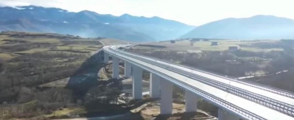 Romania va avea o noua autostrada montana. Pe drumul de 162 de milioane de euro vor fi construite 21 de pasaje si ecoducte Romania va avea o noua autostrada montana. Pe drumul de 162 de milioane de euro vor fi construite 21 de pasaje si ecoducte