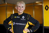 Rosemary Smith intr-un monopost de Formula 1 Renault