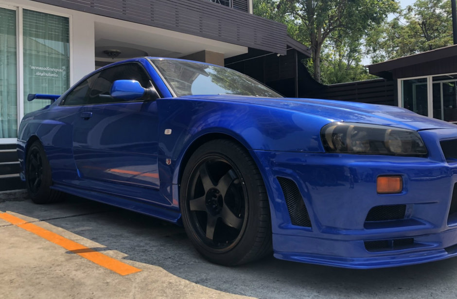 Rover 200 Coupe in Nissan Skyline GT-R R34