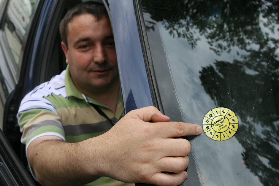 Rovigneta disponibila pentru 10 sau 90 de zile. Ti se ia talonul daca nu ai rovinieta. Rovigneta disponibila pentru 10 sau 90 de zile. Ti se ia talonul daca nu ai rovinieta.