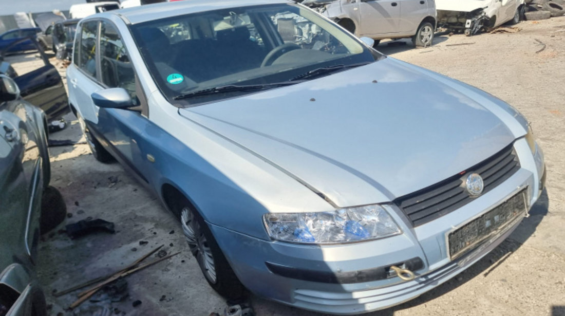 Rulou polita portbagaj Fiat Stilo 2003 HatchBack 1.6 benzina 182B6000