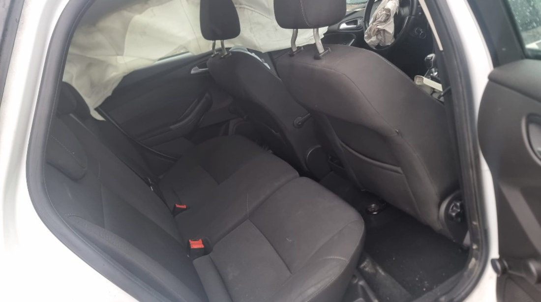 Rulou polita portbagaj Ford Focus 3 2016 HatchBack 1.5 TDCI AEDA