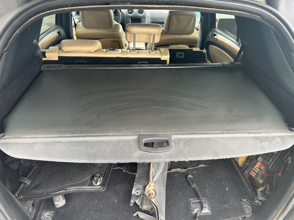 Rulou portbagaj Mercedes ml w164 in stare foarte buna original pe negru