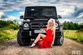 Rusoaica sexy si Mercedes-ul G63 AMG