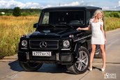 Rusoaica sexy si Mercedes-ul G63 AMG