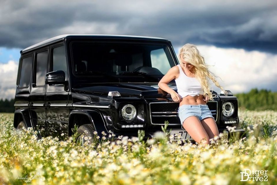 Rusoaica sexy si Mercedes-ul G63 AMG