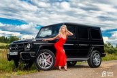 Rusoaica sexy si Mercedes-ul G63 AMG