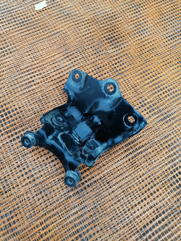 RV4085 SUPORT POMPA ABS DREAPTA FATA TOYOTA RAV 4 IV 2013 2014 2015 2016 2017 2018