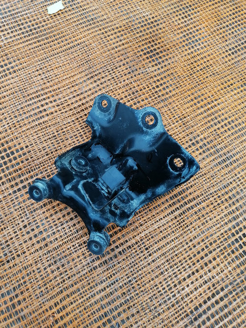 RV4085 SUPORT POMPA ABS DREAPTA FATA TOYOTA RAV 4 IV 2013 2014 2015 2016 2017 2018