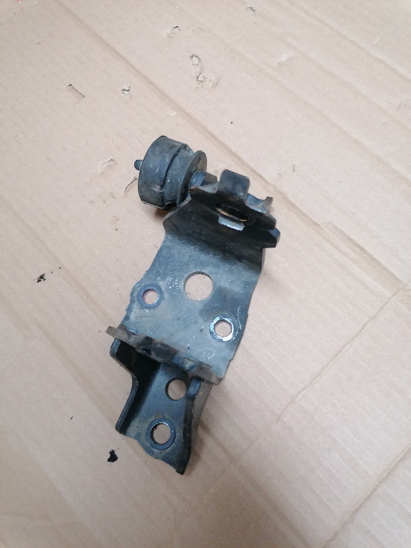 RV4198 SUPORT TAMPON DE PE CUTIE TOYOTA RAV 4 IV 2013 2014 2015 2016