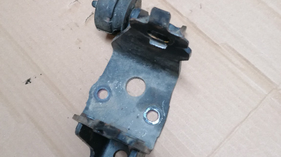 RV4198 SUPORT TAMPON DE PE CUTIE TOYOTA RAV 4 IV 2013 2014 2015 2016