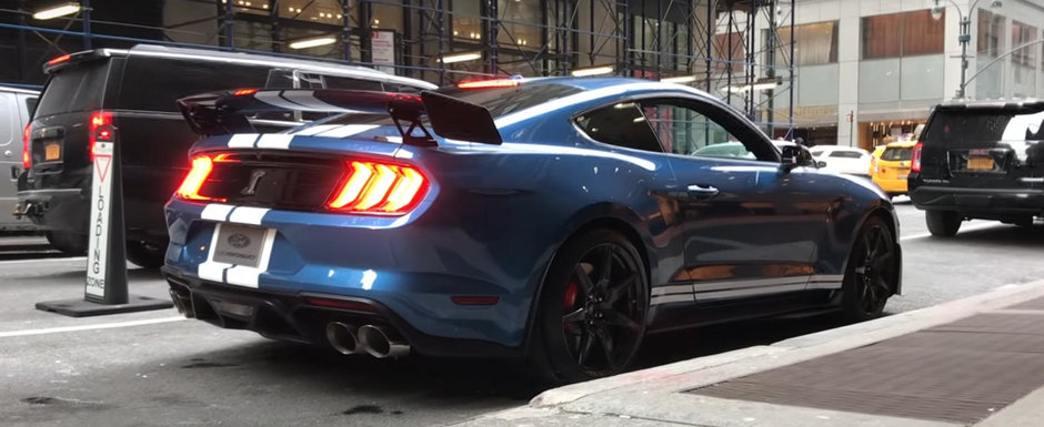 S-a dezlantuit iadul pe strazile din New York! Cel mai puternic FORD din istorie isi tureaza in premiera motorul S-a dezlantuit iadul pe strazile din New York! Cel mai puternic FORD din istorie isi tureaza in premiera motorul