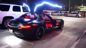 Sa-mpopotonezi un SLS AMG cu zeci de luminite pare o idee tare proasta