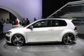 Salonul Auto de la Beijing 2014: VW Golf R400 Concept