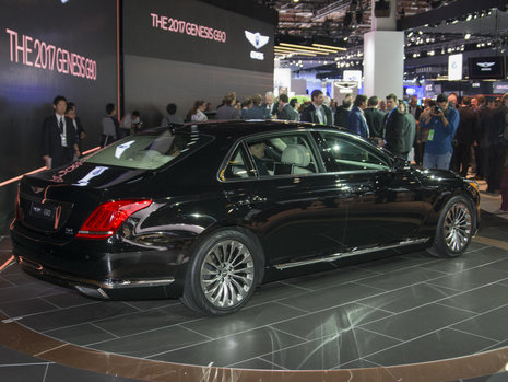 Salonul Auto de la Detroit 2016: Genesis G90 - Poze Reale