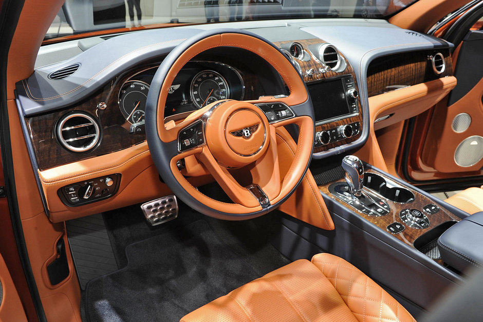 Salonul Auto de la Frankfurt 2015: Bentley Bentayga