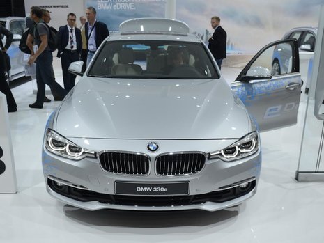 Salonul Auto de la Frankfurt 2015: BMW 330e