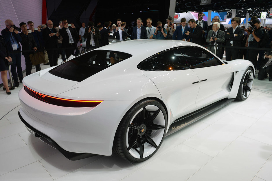 Salonul Auto de la Frankfurt 2015: Porsche Mission E Concept