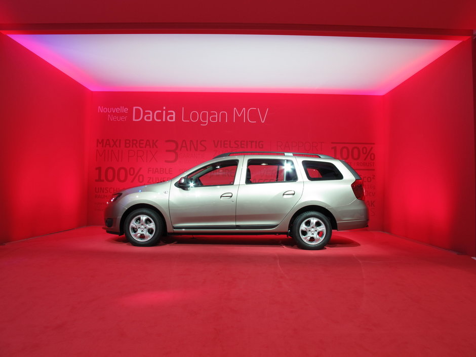 Salonul Auto de la Geneva 2013: Logan MCV si Duster Aventure, surprizele din standul Dacia